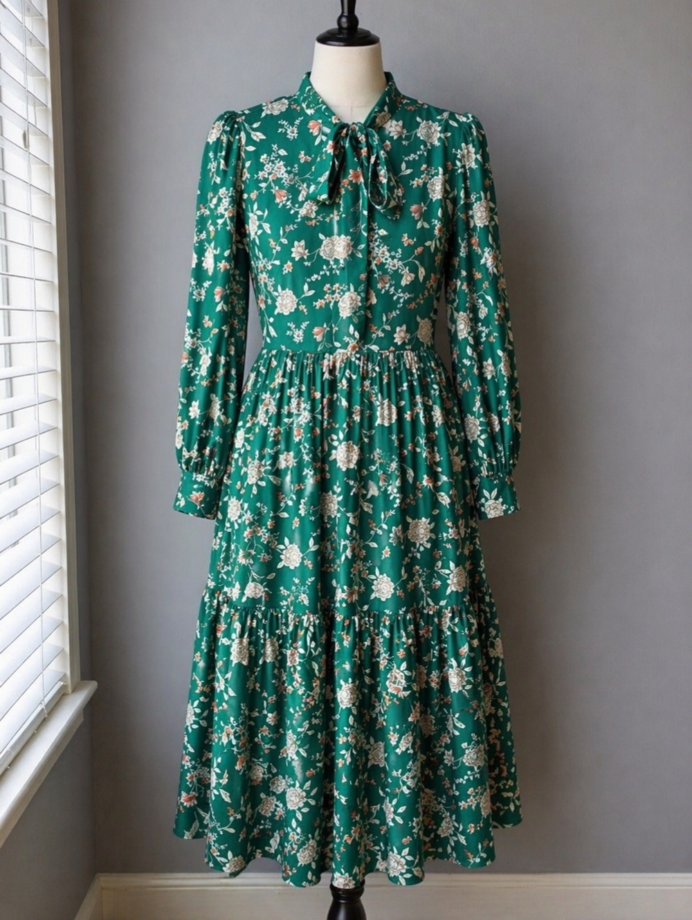 Chelsea 28 Green Floral Dress Size S Elegant Modest Church Wedding